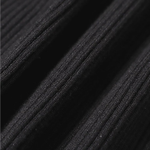 Rihoas Black Lapel Seam Colorblock Knit Top - Picture 7 of 9